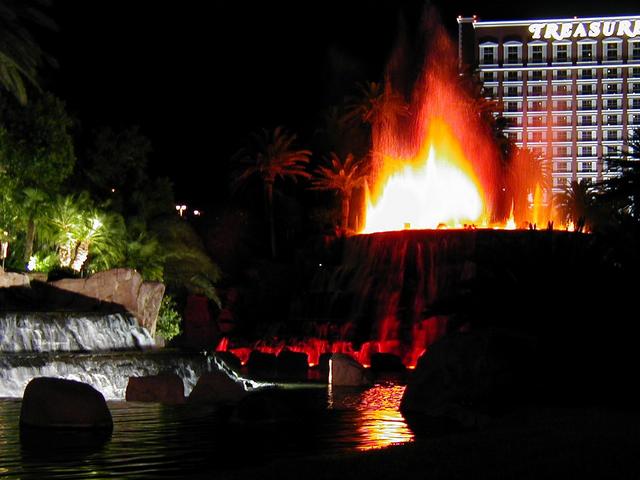 Las Vegas Trip - The Mirage Volcano