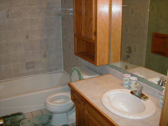 Yen Kang and Lehang's New House -- Upstairs Bathroom